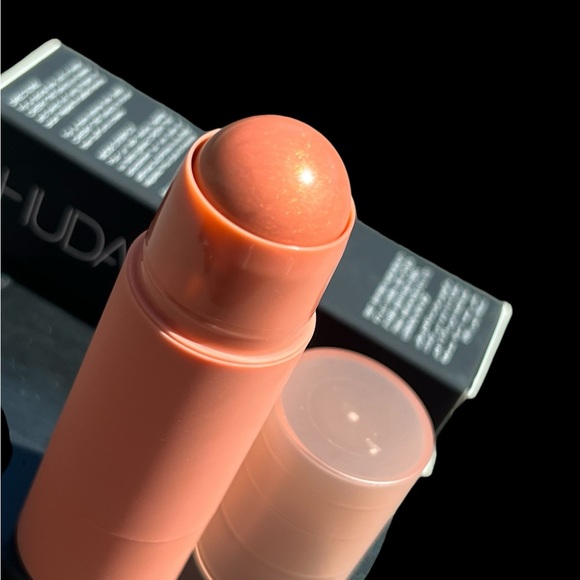 Huda Beauty Cheeky Tint - Picture 7 of 16